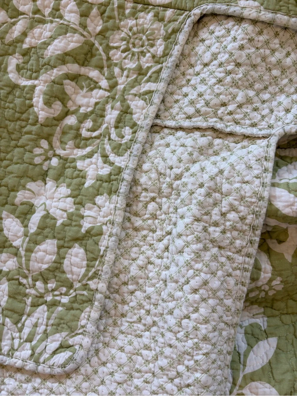 Laura Ashley Day Bed Twin Quilt l Green Floral with Two Matching Shams